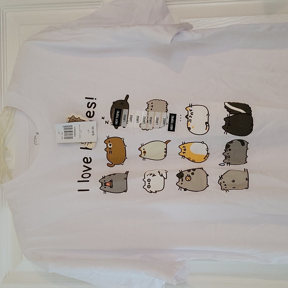 Pusheen t-shirt size Large